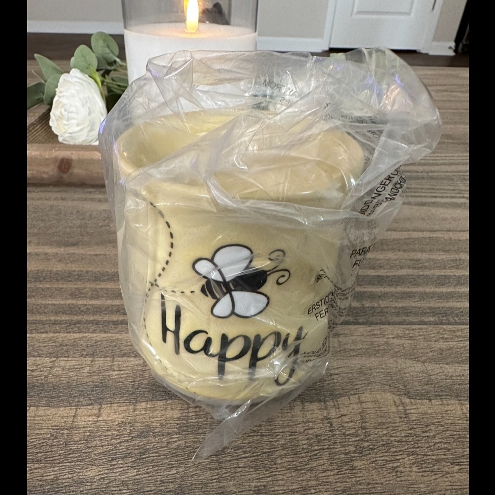 🐝🖤 SOLD Scentsy Bee Happy Mini Warmer! 🐝💛